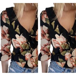 SEEK the label black ruffle crop blouse M